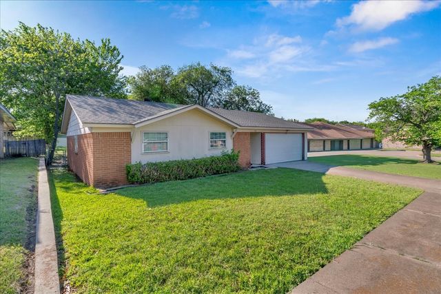905 SE 3rd Street, Grand Prairie, TX 75051