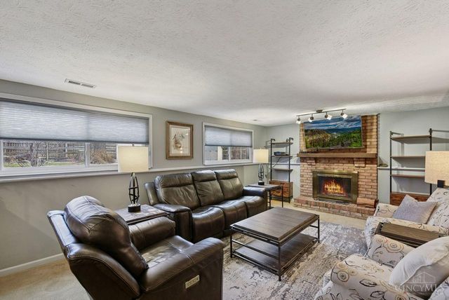 8819 Pembrooke Street, Deerfield Twp., OH 45039