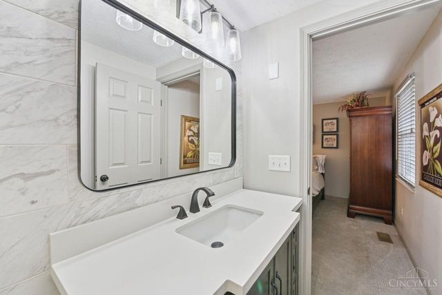 8819 Pembrooke Street, Deerfield Twp., OH 45039