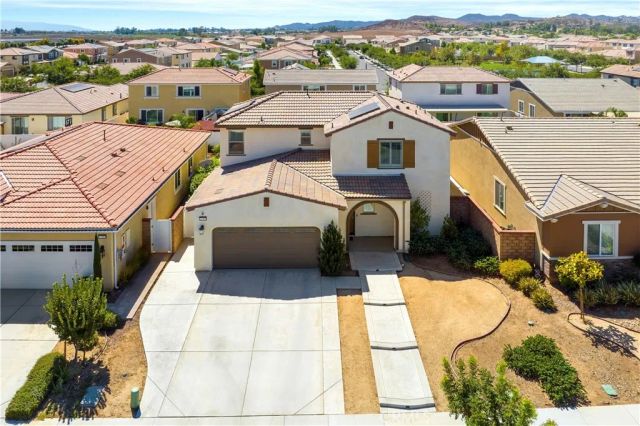 27545 Cloudy Peak Way, Menifee, CA 92584