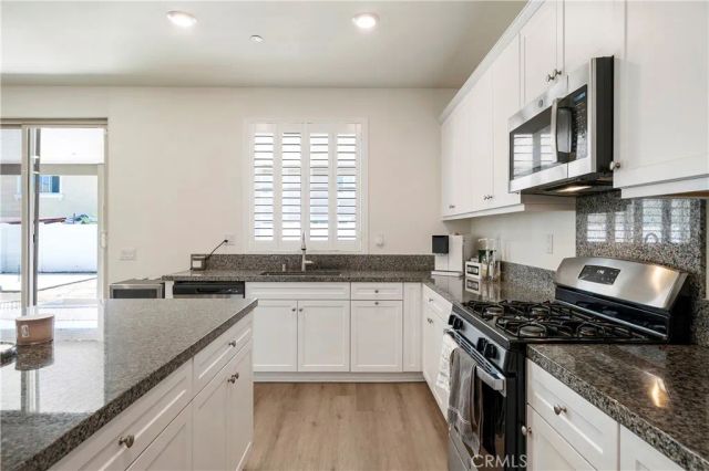 27545 Cloudy Peak Way, Menifee, CA 92584