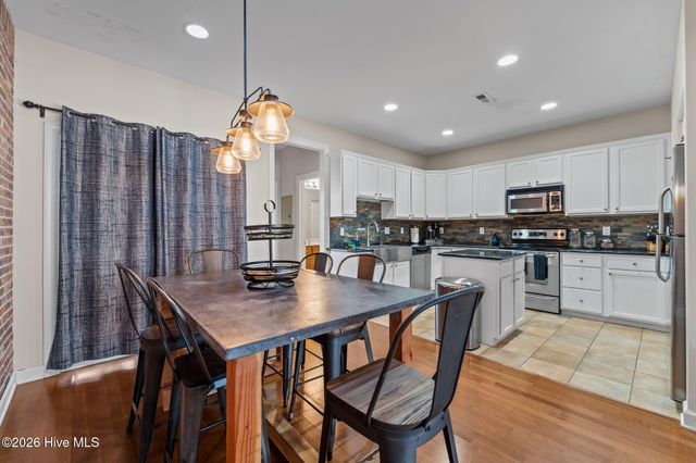 255 E Delaware Avenue Unit F, Southern Pines, NC 28387