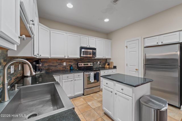 255 E Delaware Avenue Unit F, Southern Pines, NC 28387