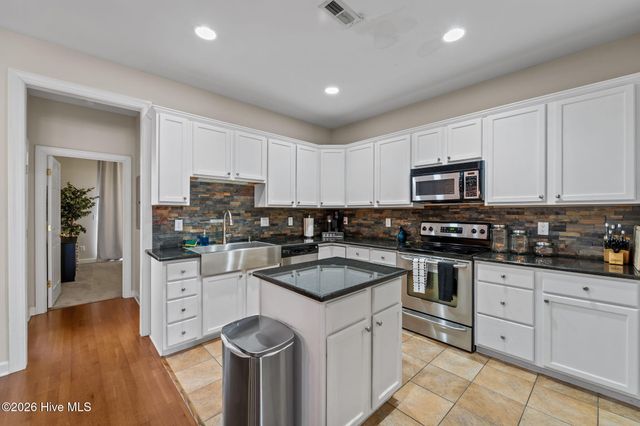 255 E Delaware Avenue Unit F, Southern Pines, NC 28387