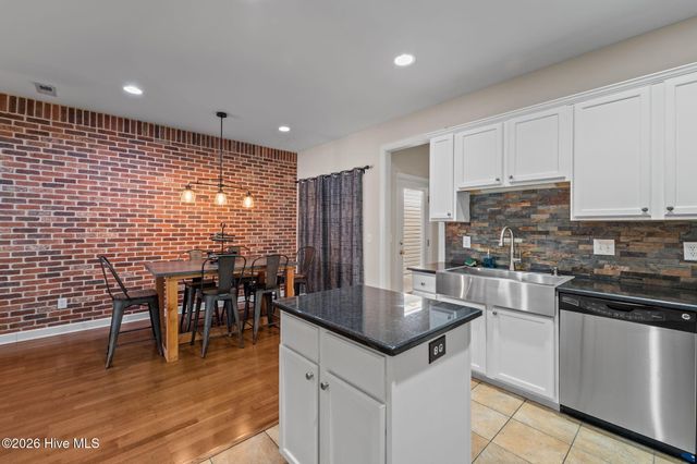 255 E Delaware Avenue Unit F, Southern Pines, NC 28387