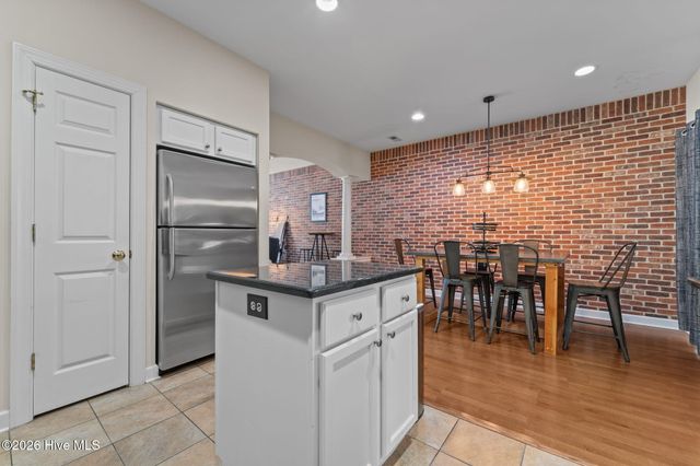 255 E Delaware Avenue Unit F, Southern Pines, NC 28387