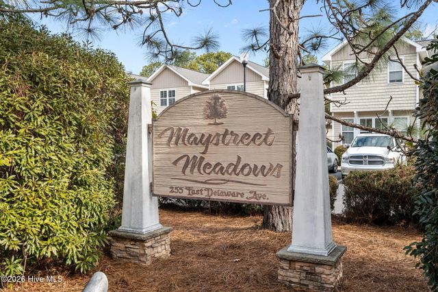 255 E Delaware Avenue Unit F, Southern Pines, NC 28387