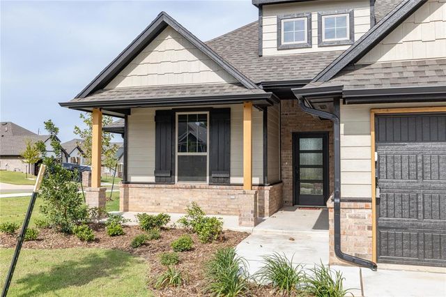 808 Westfall Drive, Choctaw, OK 73020