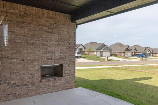 808 Westfall Drive, Choctaw, OK 73020