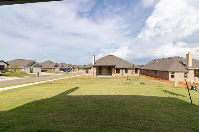 808 Westfall Drive, Choctaw, OK 73020