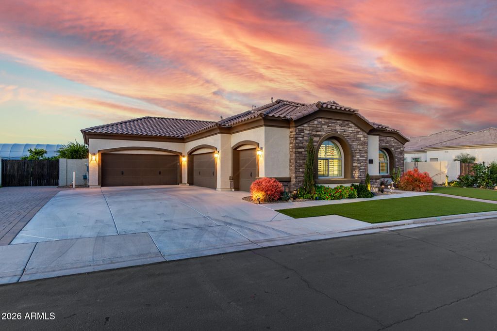 Image 3 of property listing at 21718 E CAMACHO Road, Queen Creek, AZ 85142