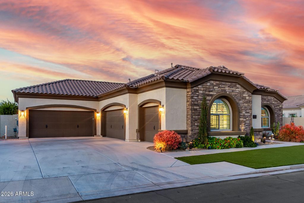 Image 4 of property listing at 21718 E CAMACHO Road, Queen Creek, AZ 85142