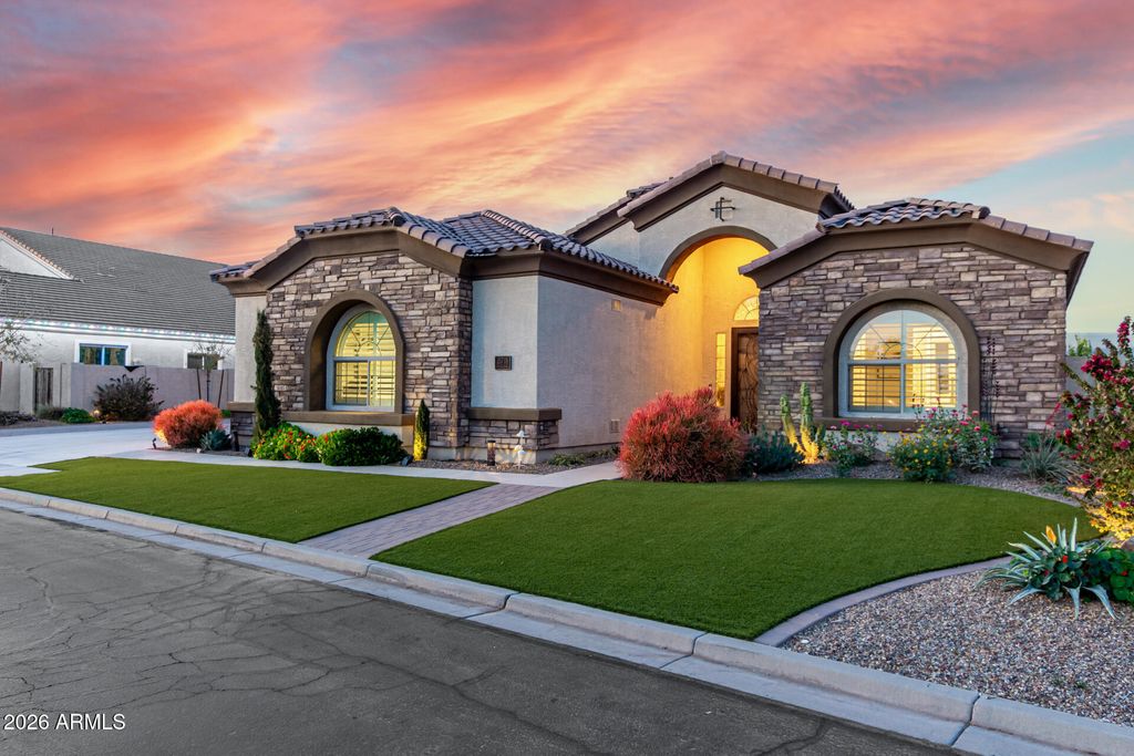 Image 5 of property listing at 21718 E CAMACHO Road, Queen Creek, AZ 85142