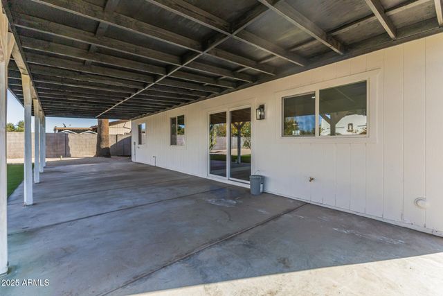 2222 W PAMPA Avenue, Mesa, AZ 85202