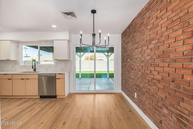 2222 W PAMPA Avenue, Mesa, AZ 85202