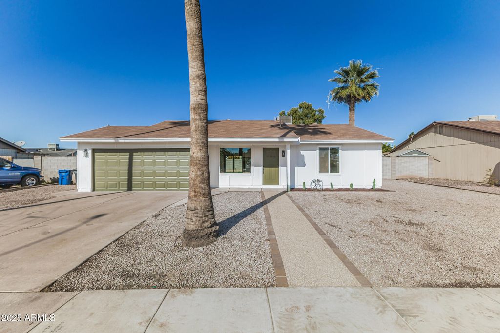 2222 W PAMPA Avenue, Mesa, AZ 85202
