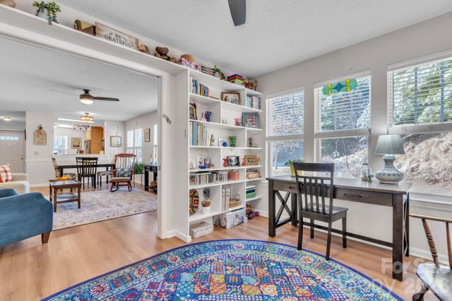 1501 Deermouse Way, Hendersonville, NC 28792