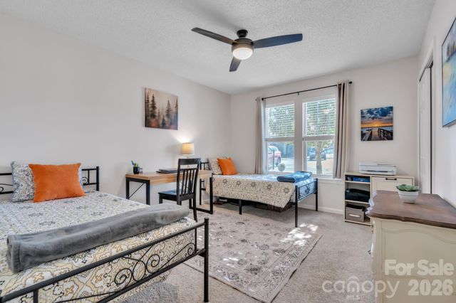 1501 Deermouse Way, Hendersonville, NC 28792