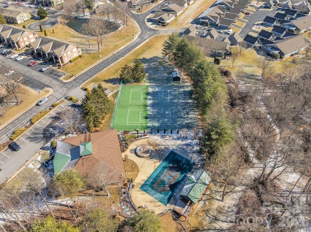 1501 Deermouse Way, Hendersonville, NC 28792