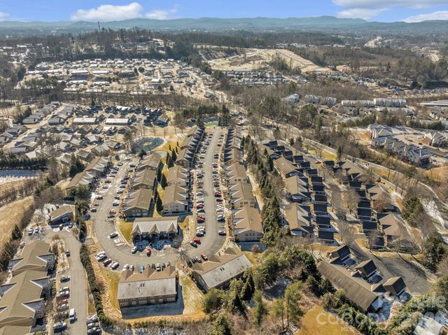 1501 Deermouse Way, Hendersonville, NC 28792