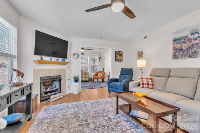 1501 Deermouse Way, Hendersonville, NC 28792