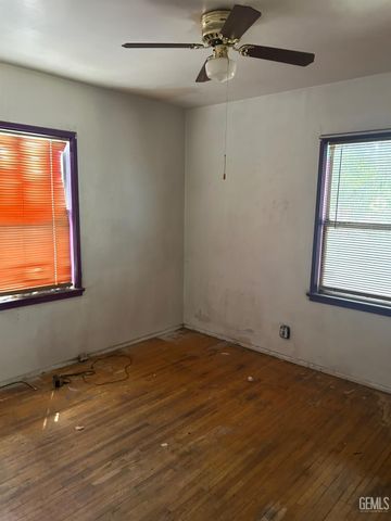 211 S Brown, Bakersfield, CA 93307