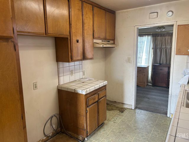 211 S Brown, Bakersfield, CA 93307