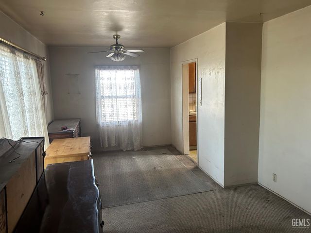 211 S Brown, Bakersfield, CA 93307