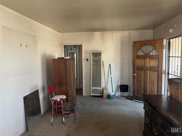 211 S Brown, Bakersfield, CA 93307