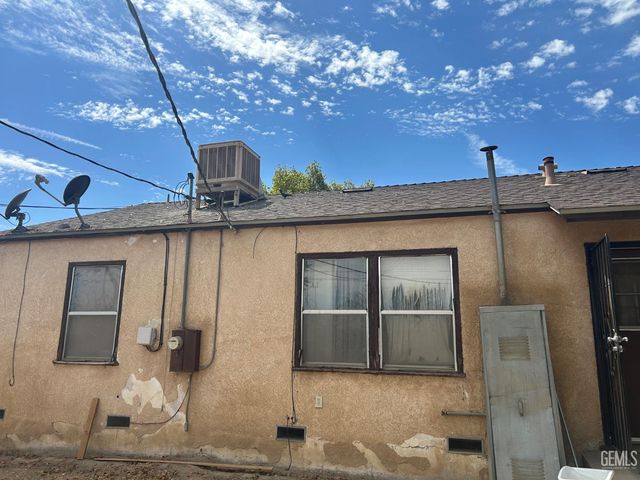 211 S Brown, Bakersfield, CA 93307