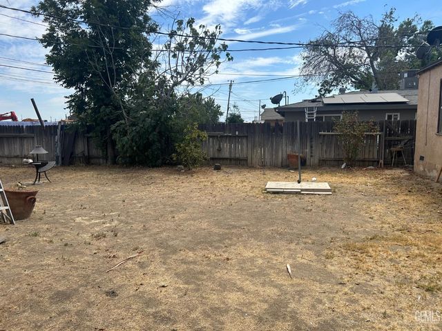 211 S Brown, Bakersfield, CA 93307