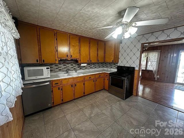 34 Sunset Drive, Brevard, NC 28712