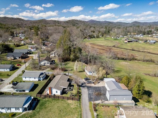 34 Sunset Drive, Brevard, NC 28712