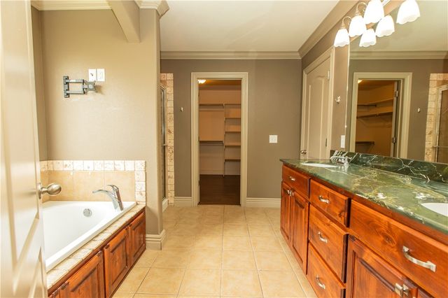 3800 SW Hollowbrook Street, Bentonville, AR 72713