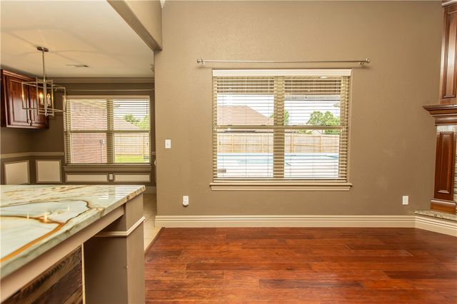 3800 SW Hollowbrook Street, Bentonville, AR 72713