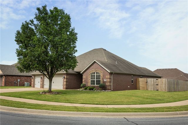 3800 SW Hollowbrook Street, Bentonville, AR 72713