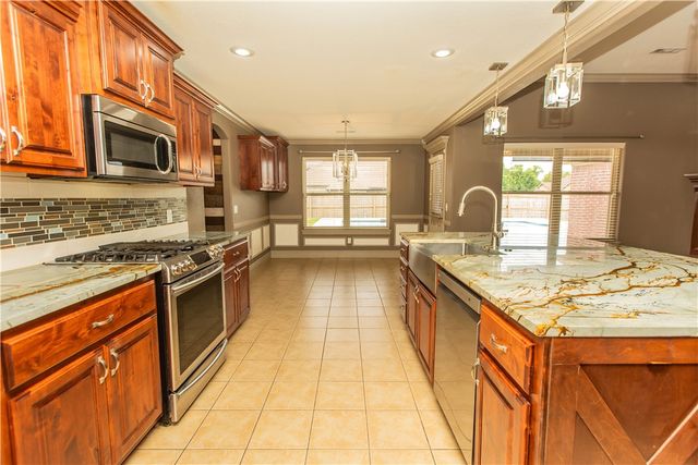 3800 SW Hollowbrook Street, Bentonville, AR 72713