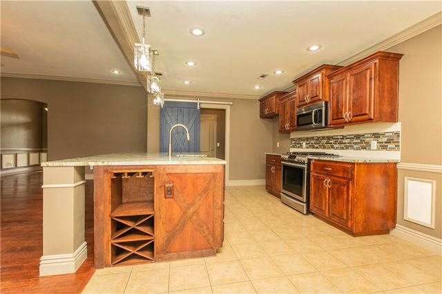 3800 SW Hollowbrook Street, Bentonville, AR 72713