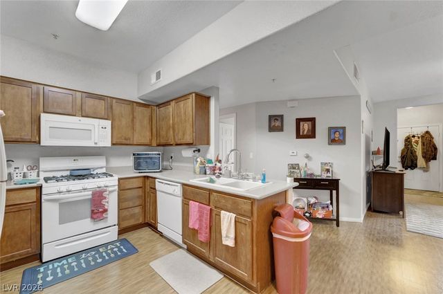 2291 West Horizon Ridge Parkway 10256, Henderson, NV 89052