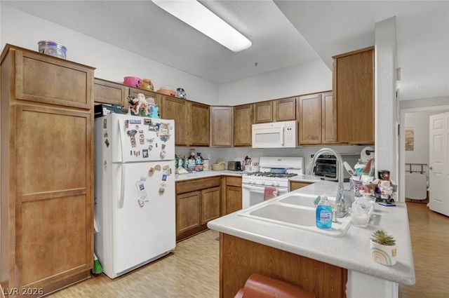 2291 West Horizon Ridge Parkway 10256, Henderson, NV 89052