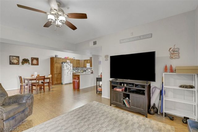 2291 West Horizon Ridge Parkway 10256, Henderson, NV 89052