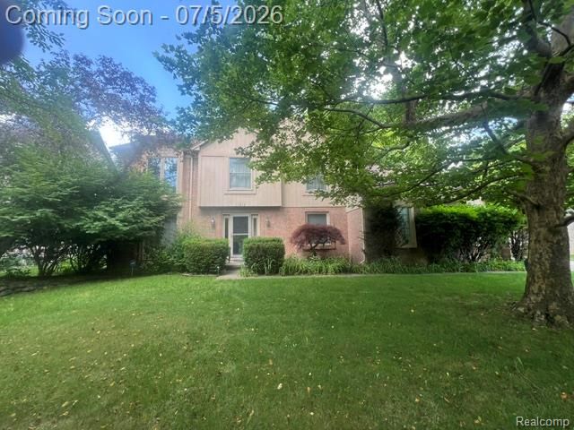 37892 Stableview Drive, Farmington, MI 48335