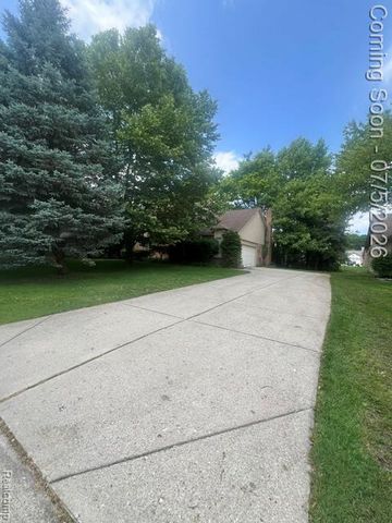 37892 Stableview Drive, Farmington, MI 48335