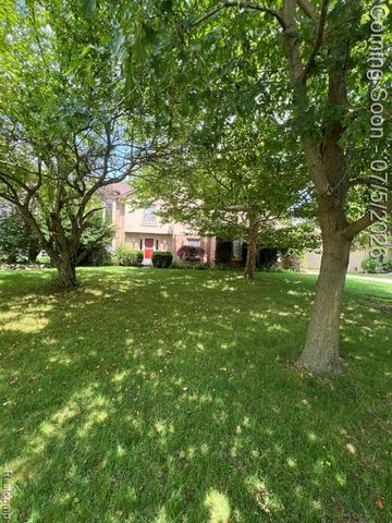 37892 Stableview Drive, Farmington, MI 48335