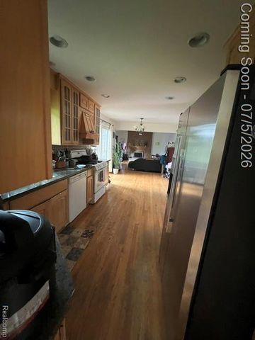 37892 Stableview Drive, Farmington, MI 48335