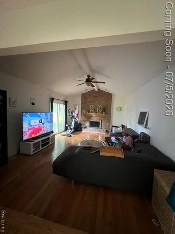 37892 Stableview Drive, Farmington, MI 48335