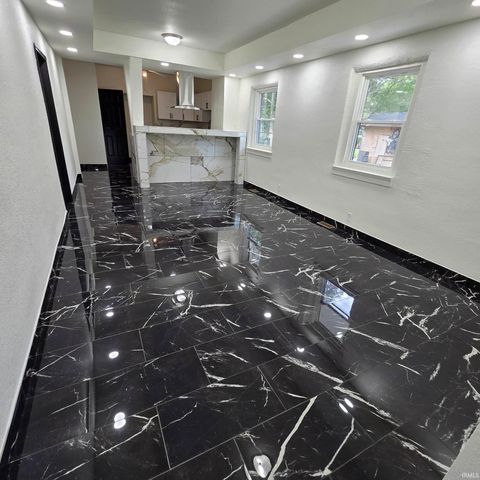 3106 Monroe Street, Fort Wayne, IN 46806