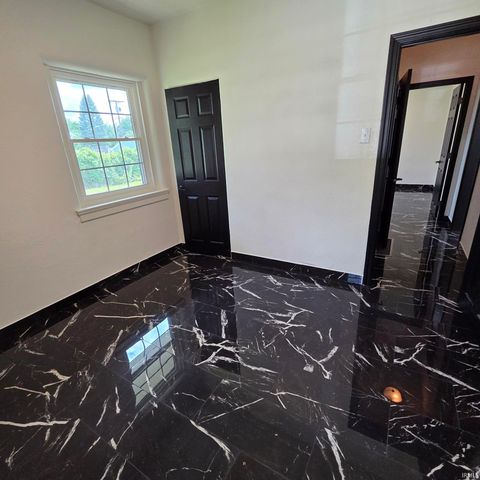 3106 Monroe Street, Fort Wayne, IN 46806