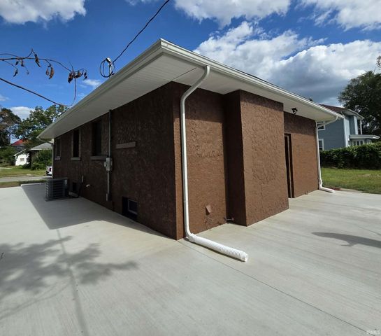 3106 Monroe Street, Fort Wayne, IN 46806