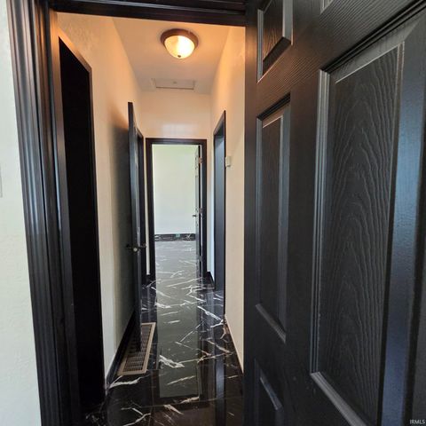 3106 Monroe Street, Fort Wayne, IN 46806